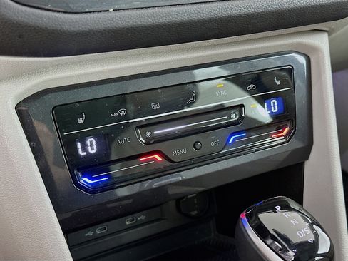 Used 2023 Volkswagen Tiguan SE image 23