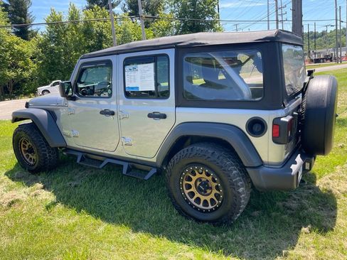 Used 2018 Jeep Wrangler Unlimited Sport AWD/4WD image 4