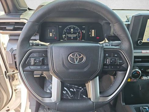 Used 2025 Toyota Tacoma SR5 AWD/4WD image 13