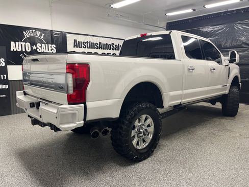 Used 2019 Ford F250 Platinum w/ Platinum Ultimate Package image 3