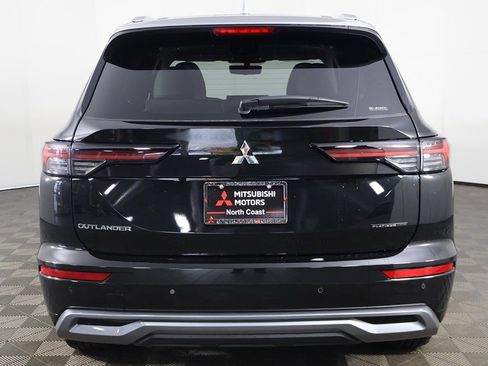 New 2025 Mitsubishi Outlander AWD image 18