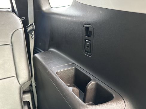 Used 2019 Chevrolet Traverse LT w/ LT Premium Package image 16