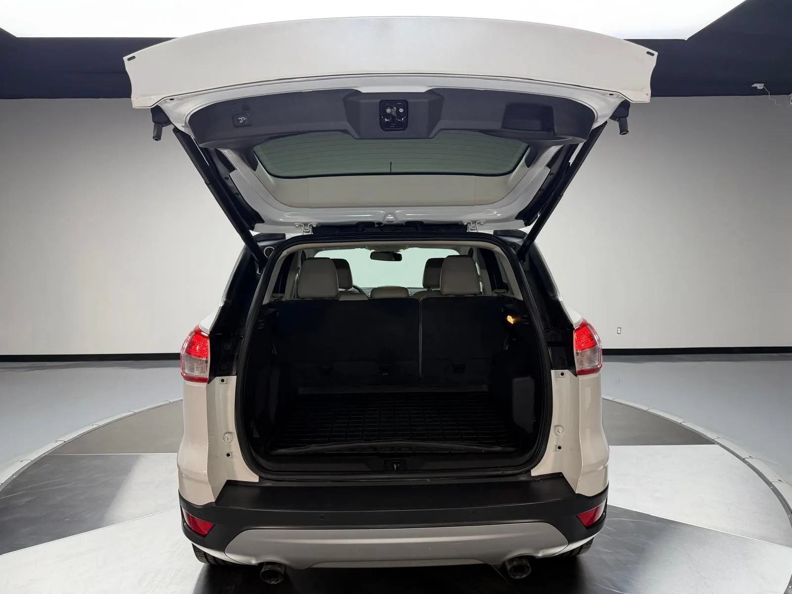 Used 2016 Ford Escape Titanium w/ Equipment Group 301A FWD image 13