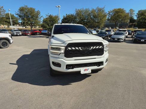 Used 2019 RAM 3500 Laramie image 3
