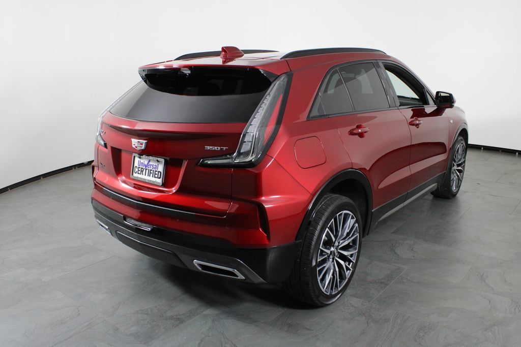 Used 2025 Cadillac XT4 Sport FWD image 3