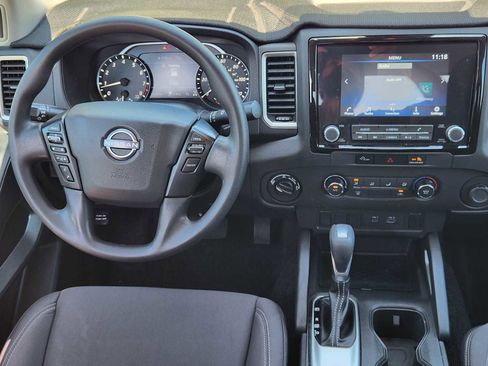Used 2024 Nissan Frontier SV AWD/4WD image 26