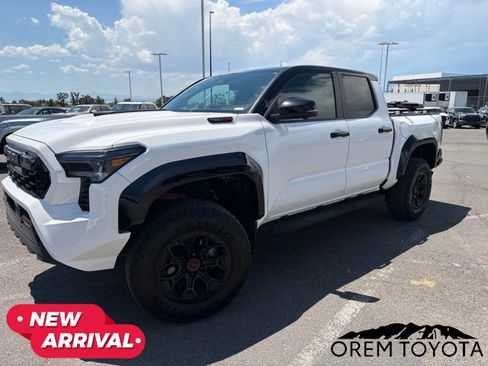 Used 2024 Toyota Tacoma TRD Pro AWD/4WD image 3