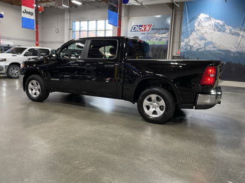 Certified 2025 RAM 1500 Big Horn AWD/4WD image 3