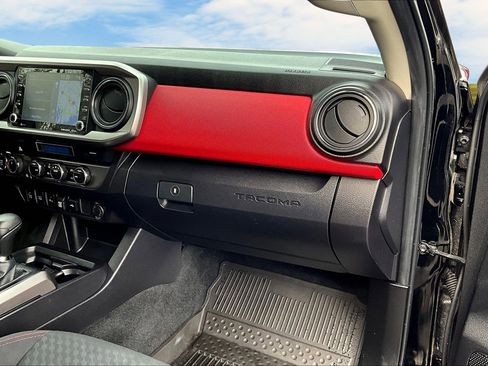 Used 2023 Toyota Tacoma 4x4 Double Cab image 18