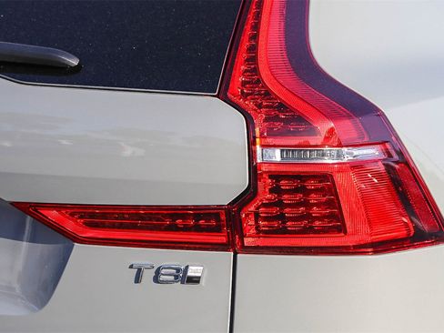 New 2025 Volvo XC60 T8 Plus w/ Protection Package Premier image 9