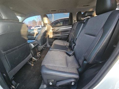 Used 2018 Toyota Highlander Plus image 14
