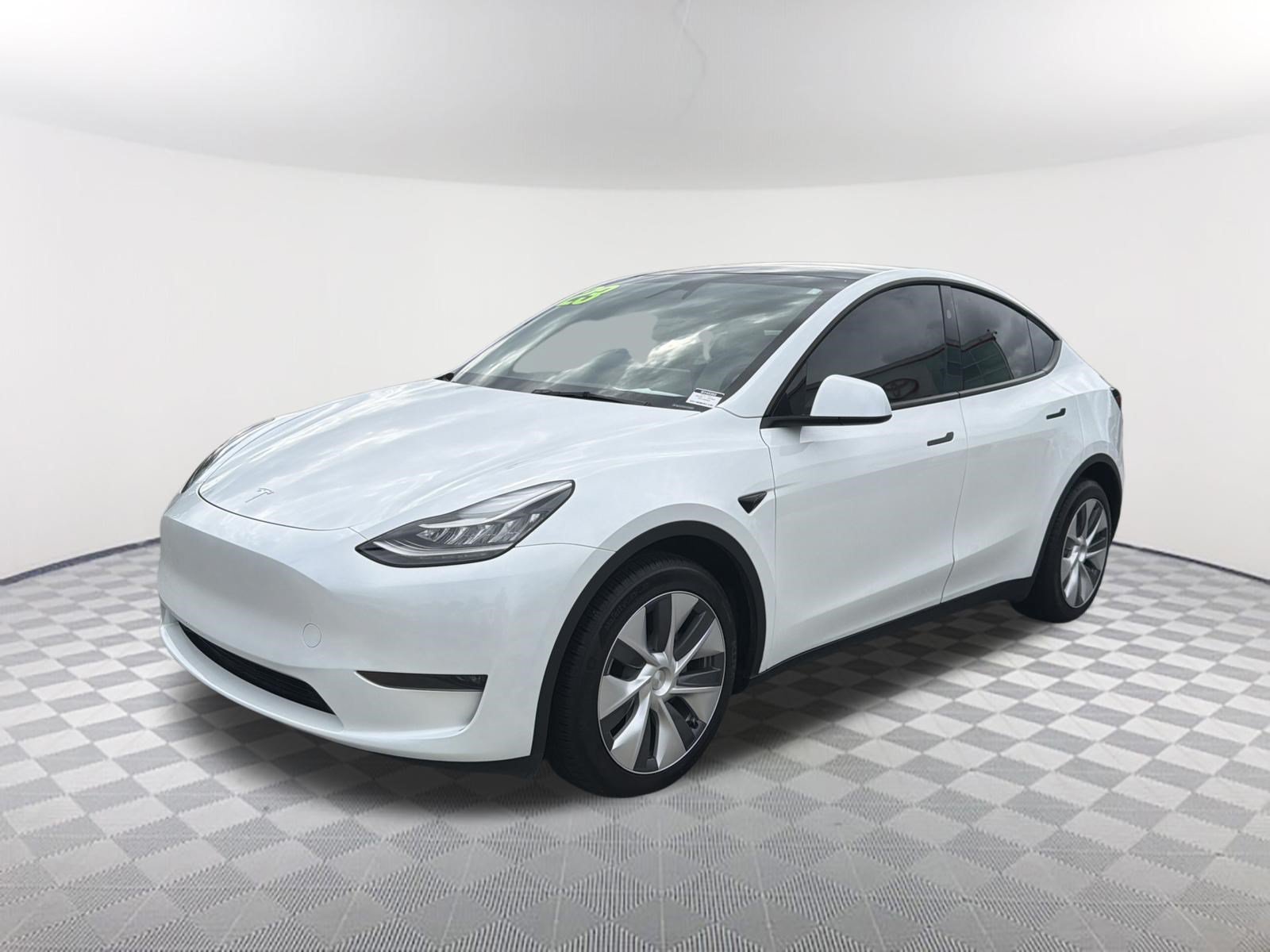 Used 2023 Tesla Model Y Long Range AWD/4WD image 3
