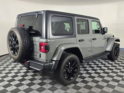 Used 2021 Jeep Wrangler Unlimited Sahara image 3