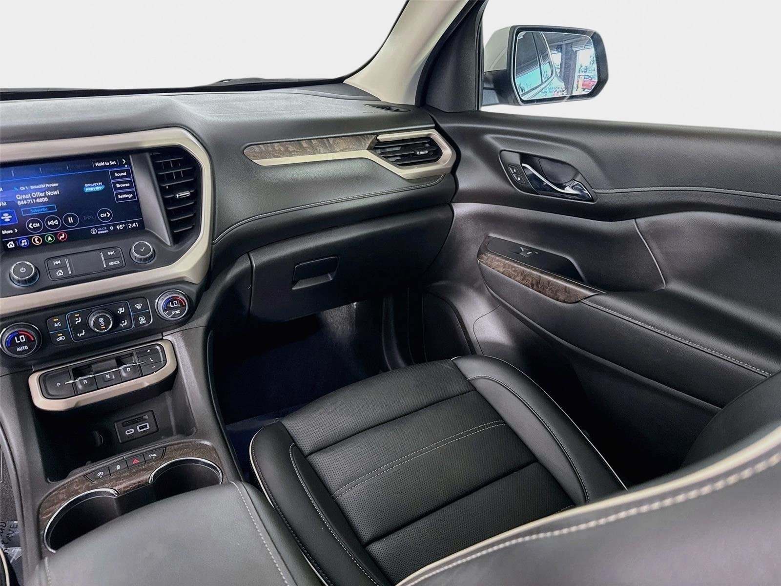 Certified 2023 GMC Acadia Denali w/ Denali Ultimate Package FWD image 25