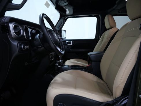 Used 2022 Jeep Wrangler Unlimited Sahara w/ Cold Weather Group AWD/4WD image 12