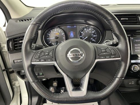 Used 2021 Nissan Rogue Sport SV FWD image 17