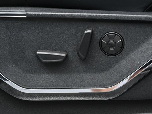 Used 2024 Ford F350 Platinum w/ FX4 Off-Road Package image 9