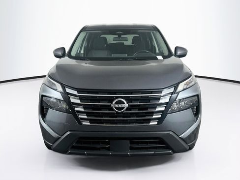 Used 2025 Nissan Rogue SV AWD/4WD image 2