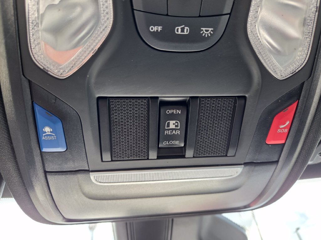 Used 2025 RAM 1500 Warlock AWD/4WD image 33