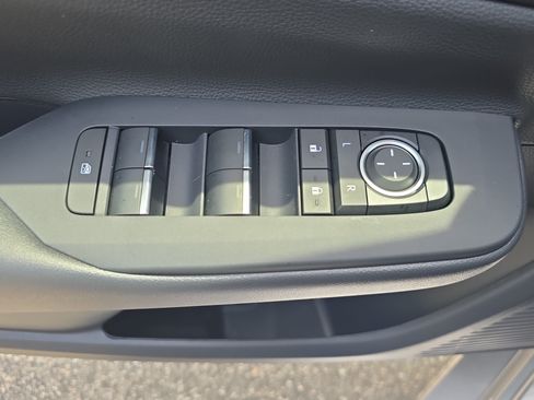 New 2026 Toyota Prius Plug-In Hybrid FWD image 25