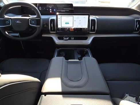 New 2025 Ford Expedition Active RWD image 11