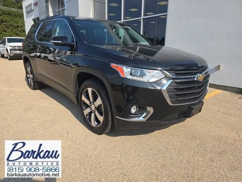 Used 2019 Chevrolet Traverse LT w/ LT Premium Package AWD/4WD image 1