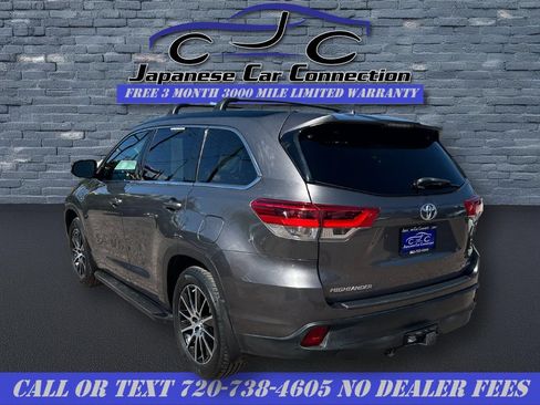 Used 2017 Toyota Highlander SE AWD/4WD image 4