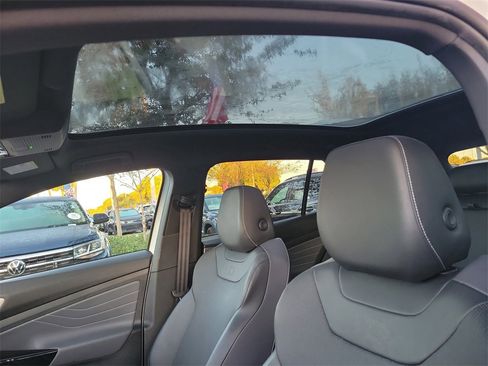 Used 2023 Volkswagen ID.4 S image 15