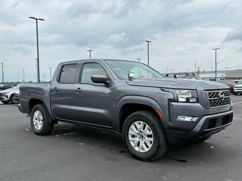 Used 2024 Nissan Frontier SV w/ SV Convenience Package AWD/4WD image 3
