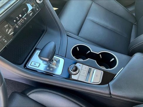 Used 2025 Genesis G70 2.5T image 19