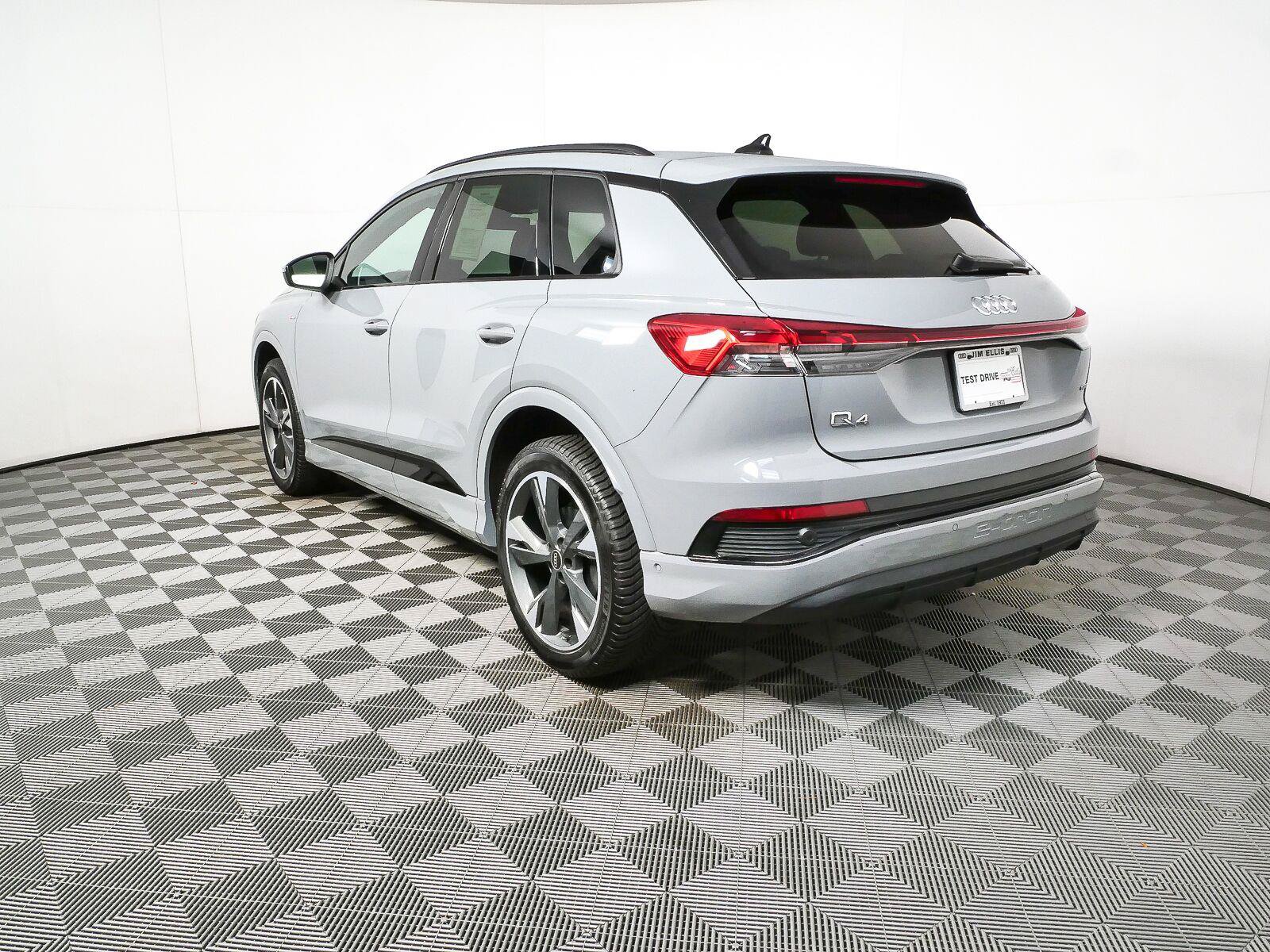 Used 2023 Audi Q4 e-tron Premium Plus w/ Premium Plus AWD/4WD image 30