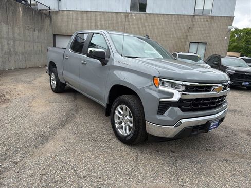Used 2024 Chevrolet Silverado 1500 LT AWD/4WD image 9