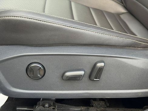 Used 2024 Volkswagen Jetta SE FWD image 12