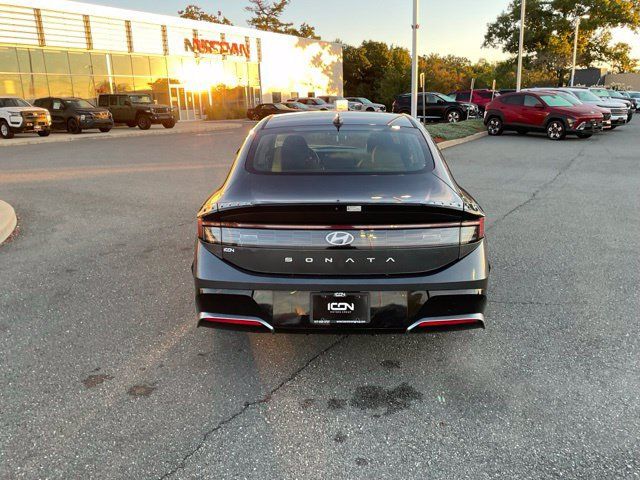 Used 2025 Hyundai Sonata SEL FWD image 5