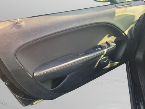 Used 2016 Dodge Challenger SXT RWD image 11