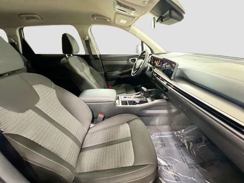 Certified 2024 Kia Sorento LX image 25