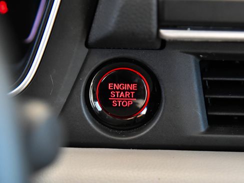 Used 2024 Honda Pilot EX-L image 31