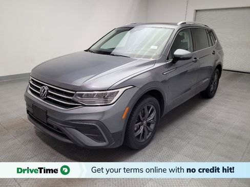 Used 2023 Volkswagen Tiguan SE w/ Panoramic Sunroof Package FWD image 1
