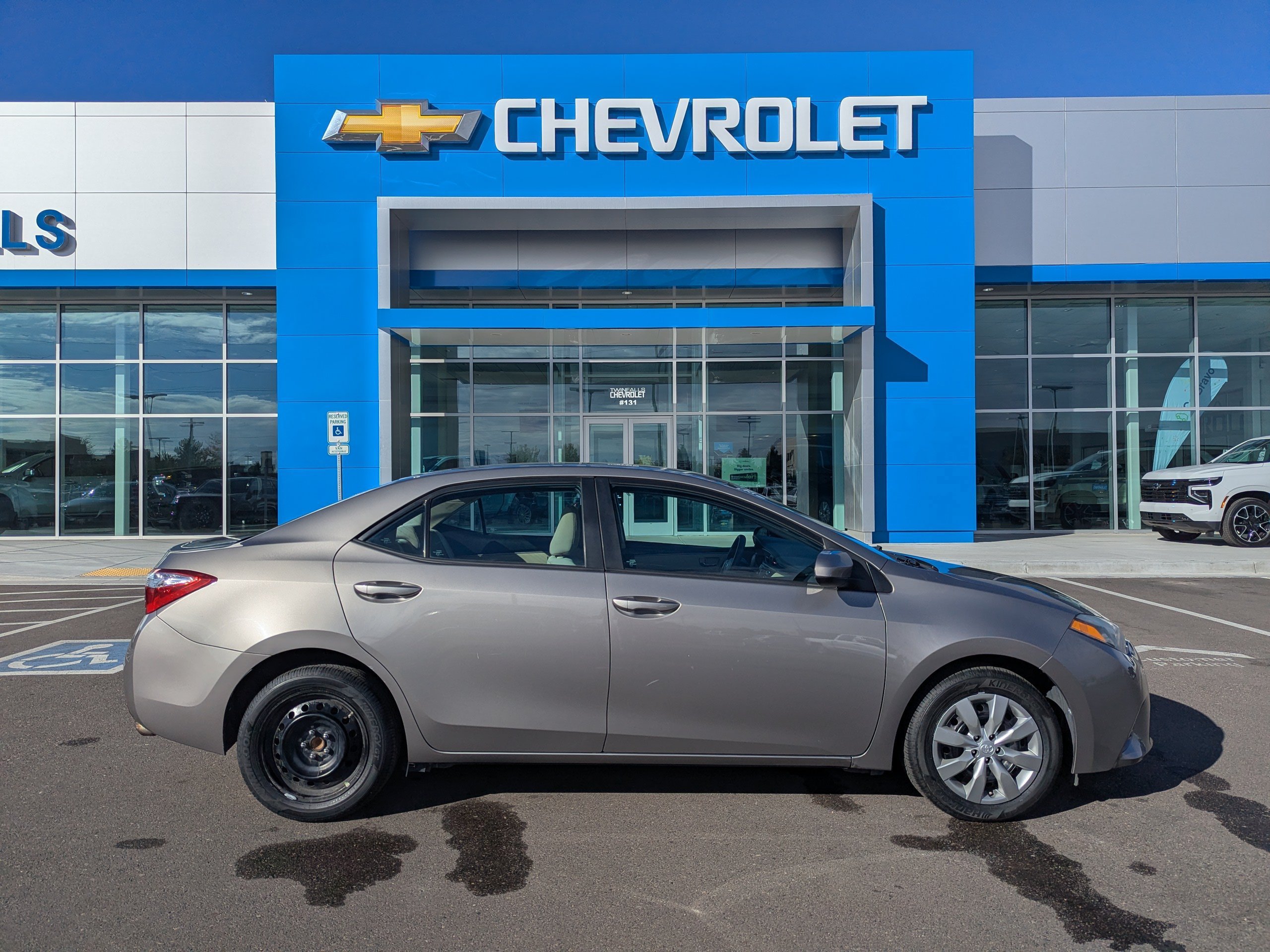 Used 2016 Toyota Corolla LE FWD image 32