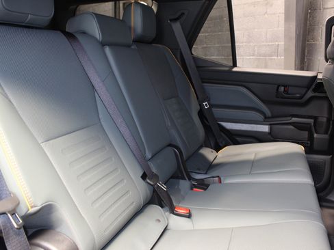 Used 2025 Toyota 4Runner Trailhunter image 57