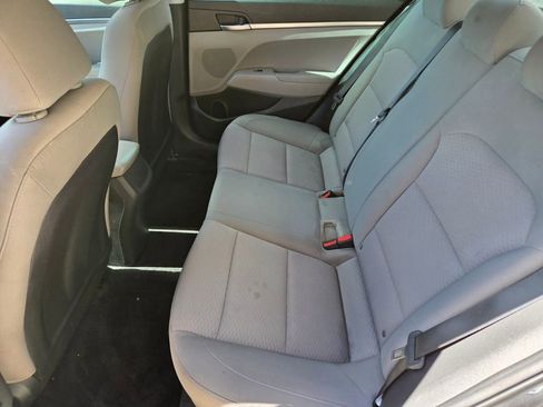 Used 2020 Hyundai Elantra SE FWD image 13