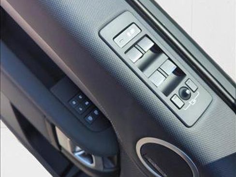 New 2024 Land Rover Discovery Dynamic SE image 20