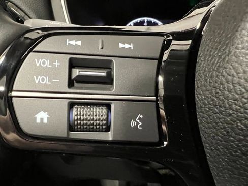 New 2025 Honda Pilot Touring image 14