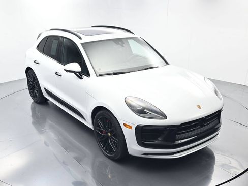 Certified 2025 Porsche Macan GTS AWD/4WD image 42