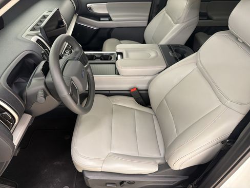 Certified 2025 Ford Expedition Max Active AWD/4WD image 5