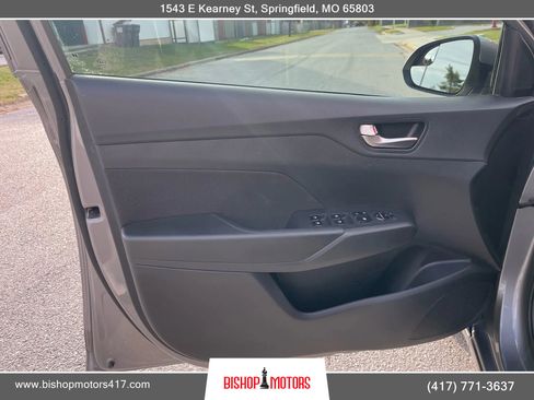 Used 2022 Hyundai Accent SEL image 16