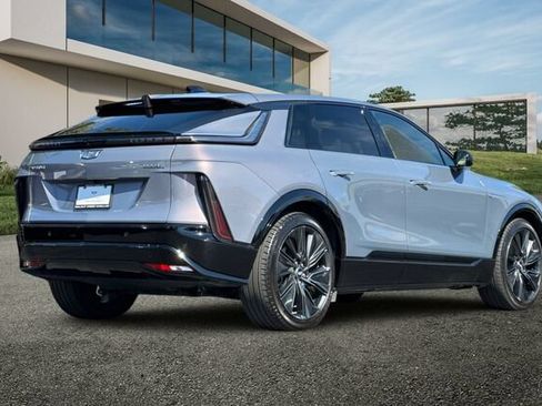 Certified 2024 Cadillac Lyriq Sport w/ LPO, Floor Liner Package AWD/4WD image 4