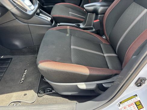 Used 2025 Nissan Versa SR FWD image 20