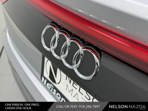 Used 2022 Audi Q8 Premium Plus w/ Premium Plus Package AWD/4WD image 15