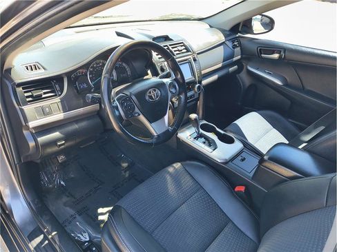 Used 2013 Toyota Camry SE FWD image 5